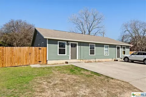 1206 Hillyer St, San Marcos, TX 78666
