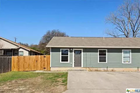 1202 Hillyer St, San Marcos, TX 78666