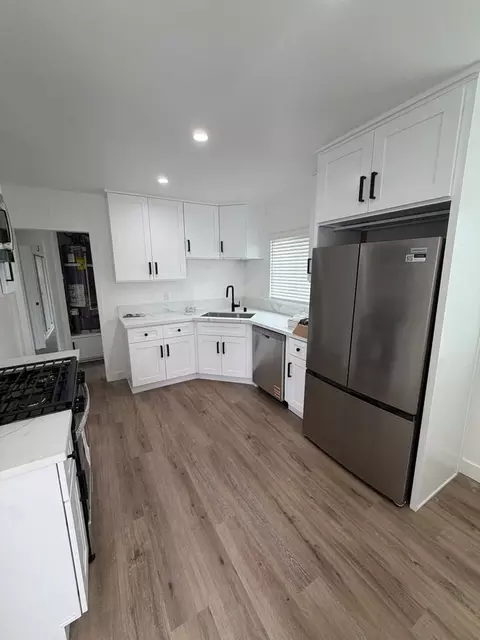 4913 Cahuenga Blvd, North Hollywood, CA 91601