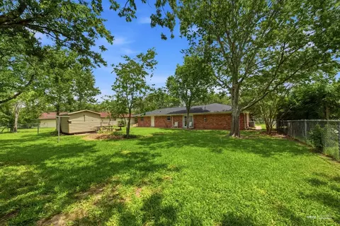 1302 Laura Ln, College Station, TX 77840