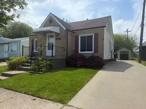 27881 Oneil St, Roseville, MI 48066