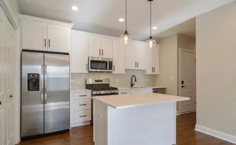 3101 N Hoyne Ave #2, Chicago, IL 60618