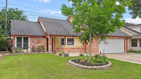9539 Bent Spur Ln, Houston, TX 77064