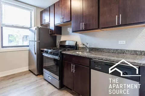713 W Brompton Ave #59, Chicago, IL 60657