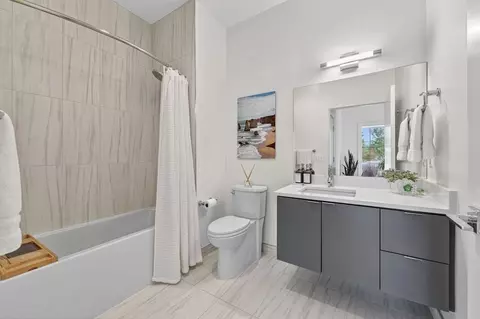 1312 King St #2110, Alexandria, VA 22314