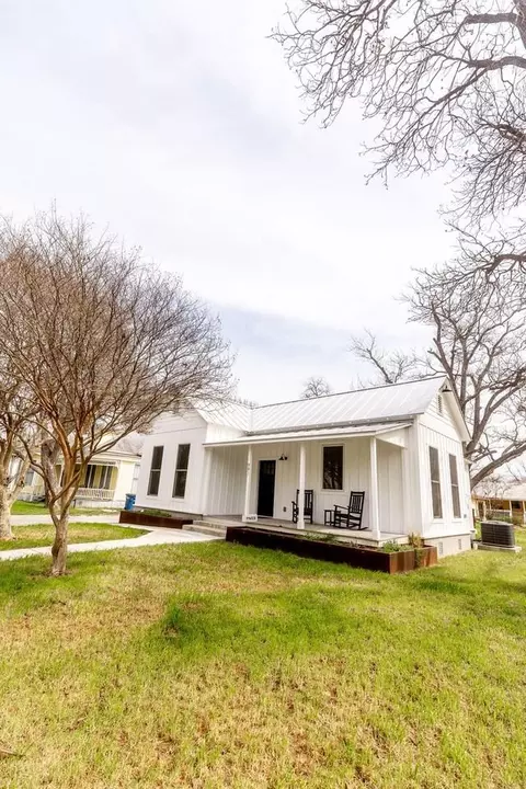 991 Mill St #NA, Austin, TX 78702