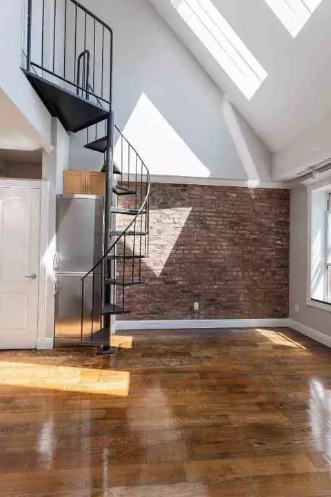 Undisclosed, New York, NY 10011