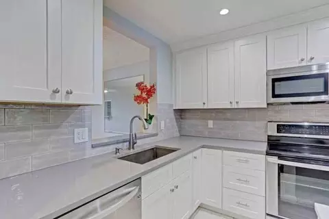 3011 SW 21st Ter, Delray Beach, FL 33445