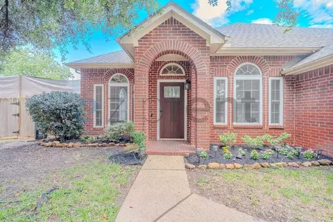 8207 Fairgrove Park Ct, Houston, TX 77095