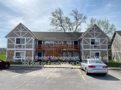 551 N Somerset Ter #D, Olathe, KS 66062
