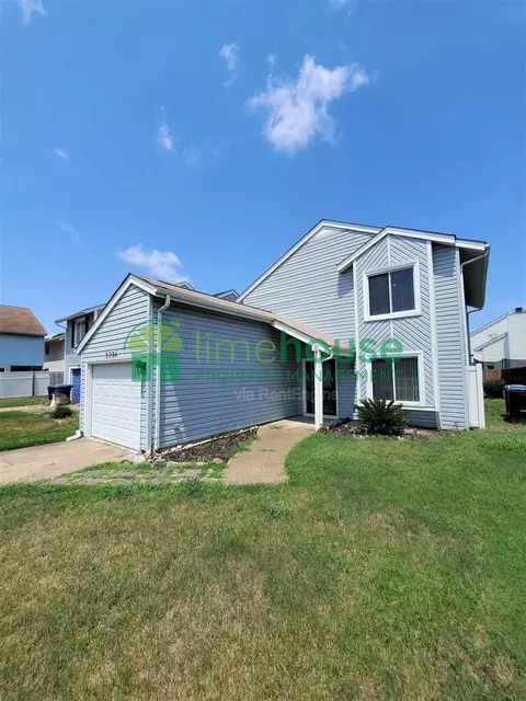 5304 Lord George Dr, Virginia Beach, VA 23464