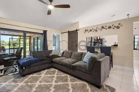 5140 NW 11th Dr, Pompano Beach, FL 33064