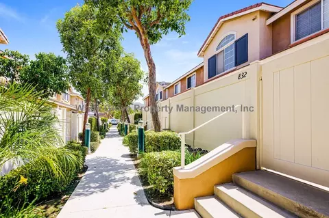 832 S Boulder Pl, Anaheim, CA 92808