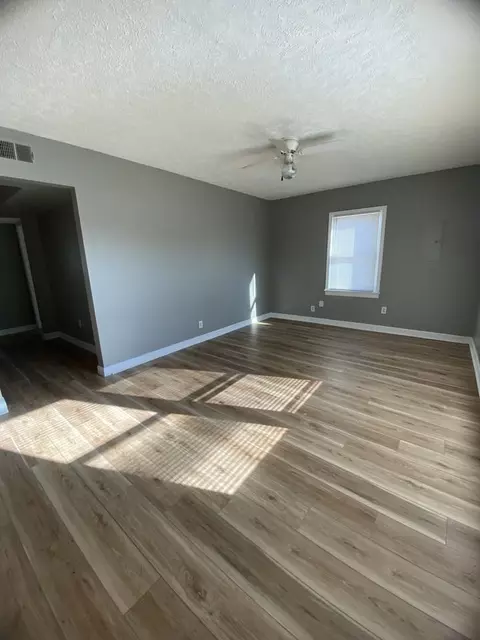 2511 Dixie Hwy #2, Shively, KY 40216