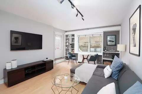 301 E 75th St, New York, NY 10021