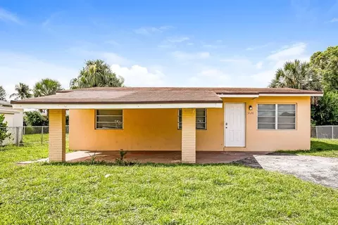 3120 NW 5th Ct, Lauderhill, FL 33311