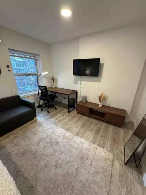 241 E 31st St #1389270P, New York, NY 10016