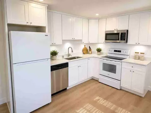 8711 S 114th St #6A, Seattle, WA 98178