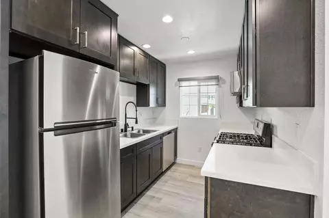900 W College St #4, Los Angeles, CA 90012