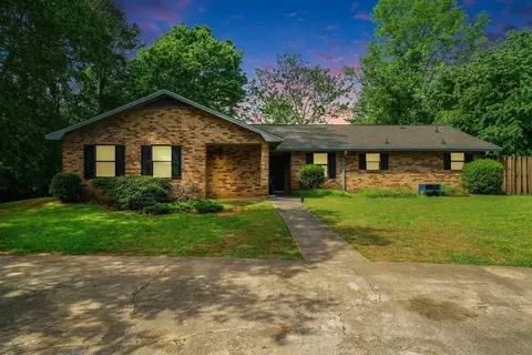 104 Oak Park Ct, Athens, GA 30605