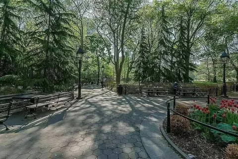 220 Sullivan St #4F, New York, NY 10012