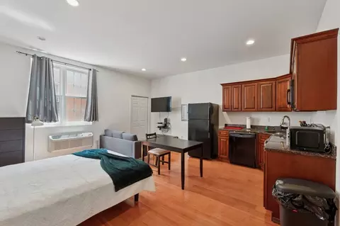 1204 Chestnut St, Philadelphia, PA 19107
