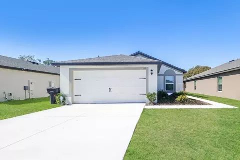 465 Kensington View Dr, Winter Haven, FL 33880