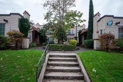 2010 SE Sherman St #6, Portland, OR 97214