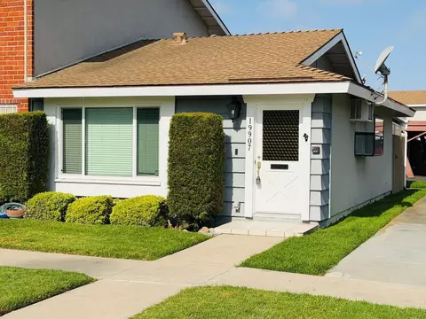 19907 Piccadilly Ln, Huntington Beach, CA 92646