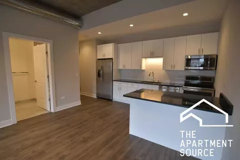 3833 N Broadway St #315, Chicago, IL 60613