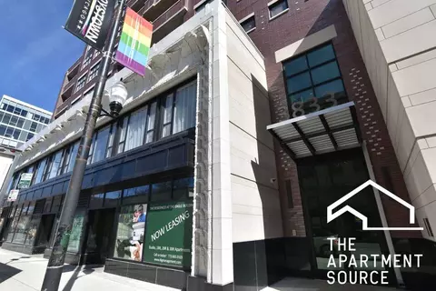 3833 N Broadway St #607, Chicago, IL 60613
