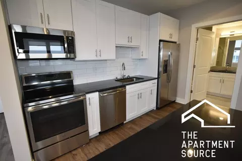 3833 N Broadway St #701, Chicago, IL 60613