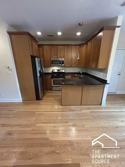 2656 N Hamlin Ave #2S, Chicago, IL 60647