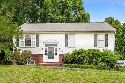 6819 Salem Quarter Rd, Belews Creek, NC 27009