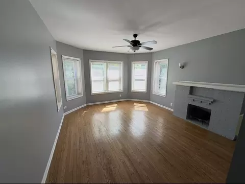 6920 S Vernon Ave #2-22, Chicago, IL 60637