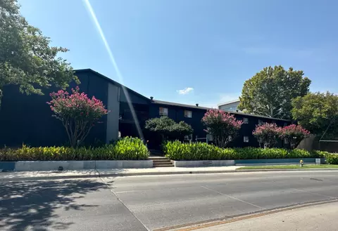 308 E 8th St, Dallas, TX 75203