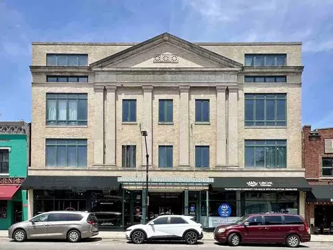 7509 Madison St #2D, Forest Park, IL 60130