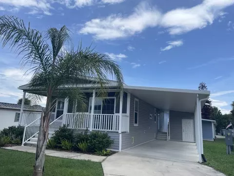 13124 Lemon Ave, Grand Island, FL 32735
