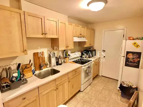 804 Centre St #2CO, Boston, MA 02130