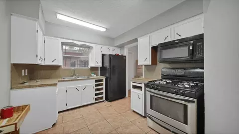 9953 Mango St, Houston, TX 77075