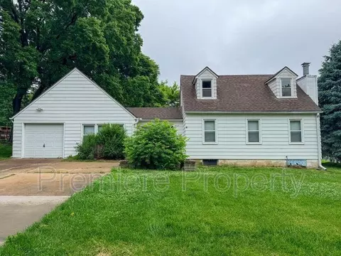 804 E Gudgell Ave, Independence, MO 64055