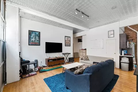 220 Sullivan St #1D, New York, NY 10012