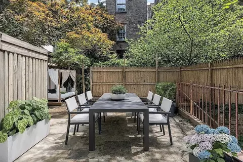 227 W 20th St #1C, New York, NY 10011