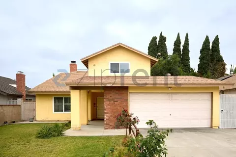 3102 S Manitoba Dr, Santa Ana, CA 92704