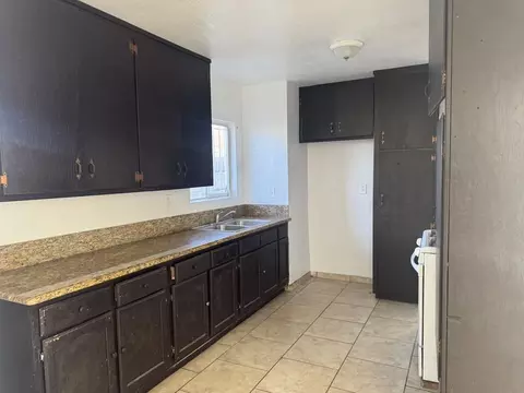 1111 W 93rd St #1111, Westmont, CA 90044