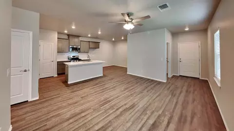 9336 NW 124th St, Yukon, OK 73099