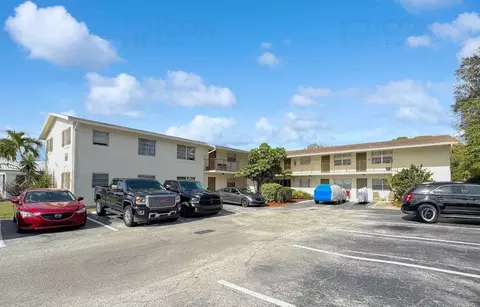 215 NW 25th St #6, Wilton Manors, FL 33311