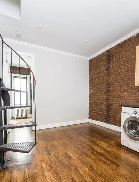 219 E 23rd St #19, New York, NY 10010