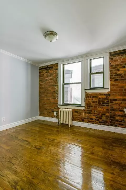 68 Clinton St #3A, New York, NY 10002