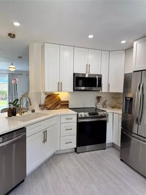 4453 SW 11th Pl, Deerfield Beach, FL 33442